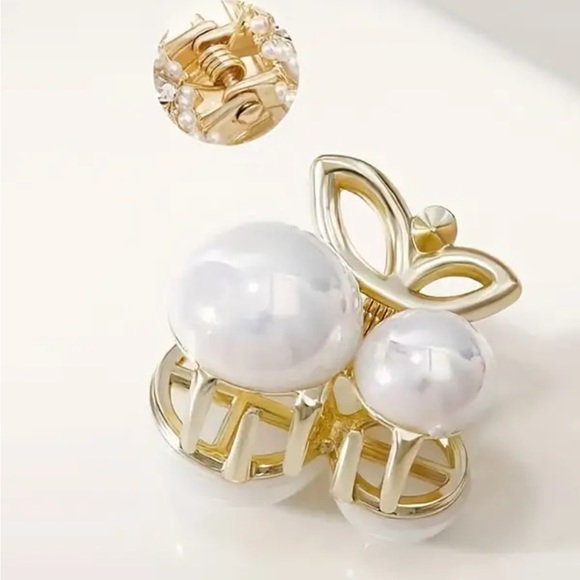 Butterfly Rhinestone Hair Clip - Picture 6 of 9